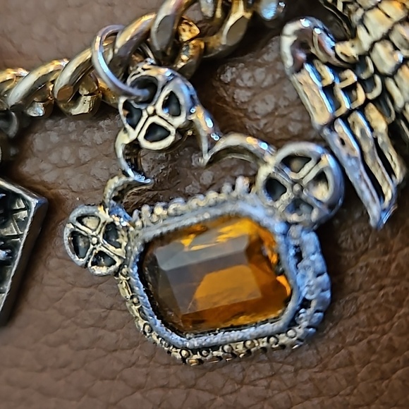 Vintage Medieval Renaissance Castlecore Shield Glass Charm Chain Bracelet - Picture 12 of 15